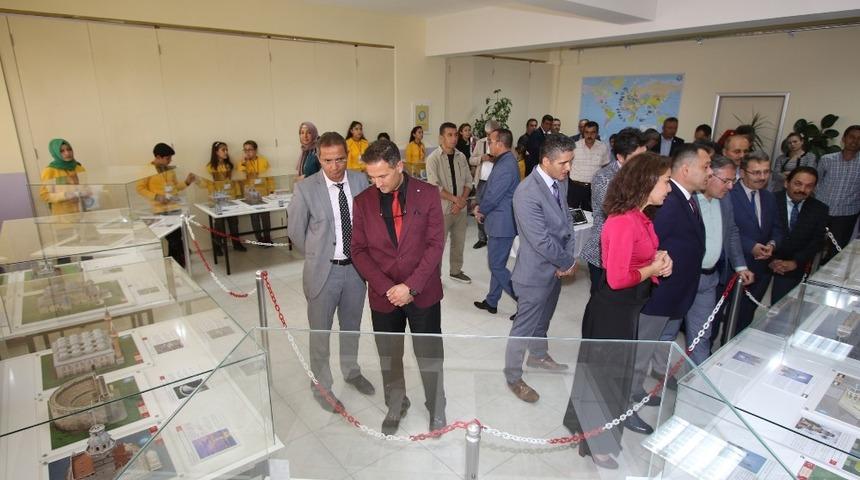 D&uuml;nya mirası tarihi yapıları &ouml;ğreniyorlar