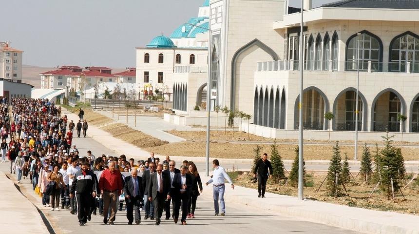 Bayburt &Uuml;niversitesi sağlık i&ccedil;in y&uuml;r&uuml;d&uuml;