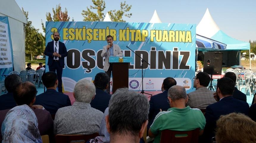 Başkan Ata&ccedil; kitap fuarının a&ccedil;ılışına katıldı