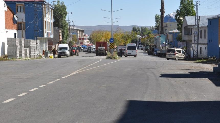 UDH eski Bakanı Ahmet Arslan&rsquo;ın ismi Arpa&ccedil;ay&rsquo;da caddeye verildi