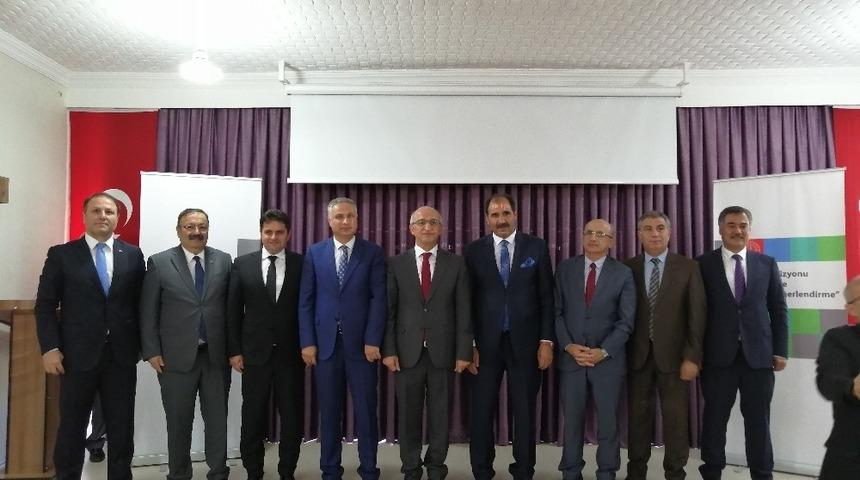 Milli Eğitim Bakanlığı &Ouml;l&ccedil;me ve Değerlendirme Genel M&uuml;d&uuml;r&uuml; Şensoy Bayburt&rsquo;ta