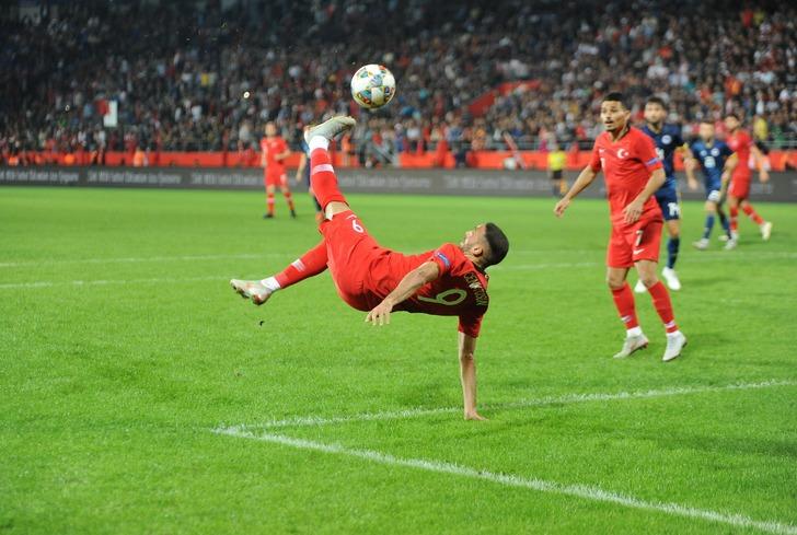 Everton Cenk Tosun'un fiyatını belirledi G4