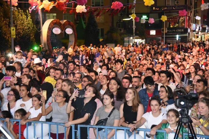 Retrobüs İzmitlileri geçmişe götürdü G3