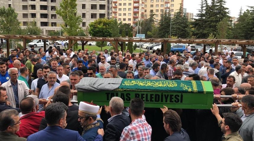 Talasg&uuml;c&uuml; Belediyespor eski Başkanı toprağa verildi