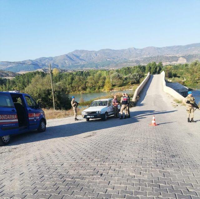 Jandarma ve komandolardan “Asayiş ve Huzur” uygulaması