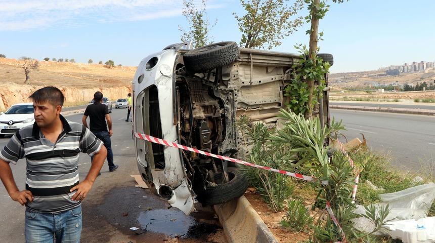 Piknik yolunda kaza: 5'i &ccedil;ocuk 10 yaralı