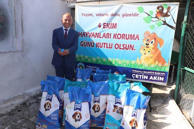 Turgutlu’da plastik kapaklar mama oluyor