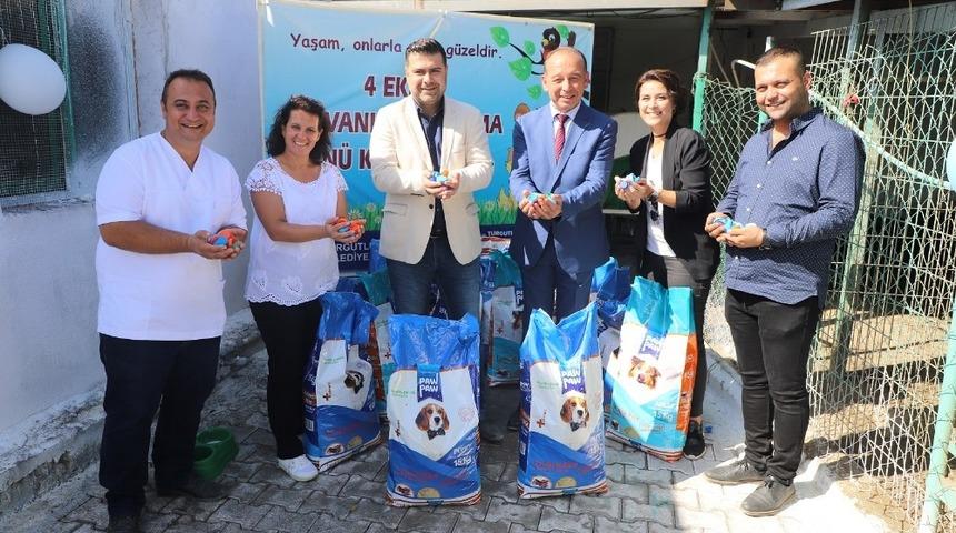 Turgutlu’da plastik kapaklar mama oluyor