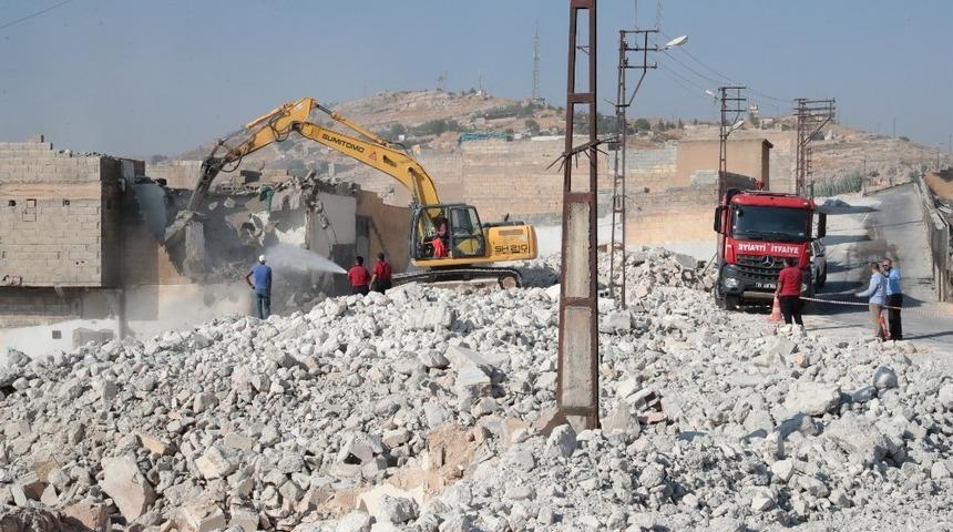 Şanlıurfa&rsquo;da kale eteğinde yıkım &ccedil;alışmaları s&uuml;r&uuml;yor