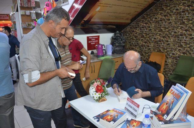 Gazeteci -Yazar Özkan, ilk Roman kitabını çıkardı