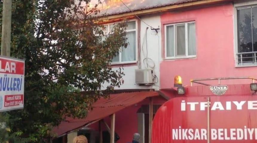 Tokat’ta ekmek fırınının bacası yangına sebep oldu