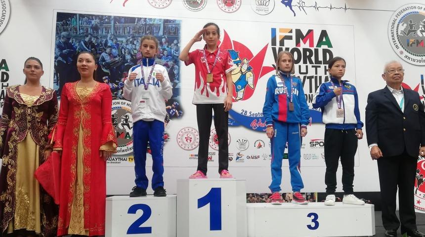 Gizem Nur Tatlı d&uuml;nya şampiyonu oldu