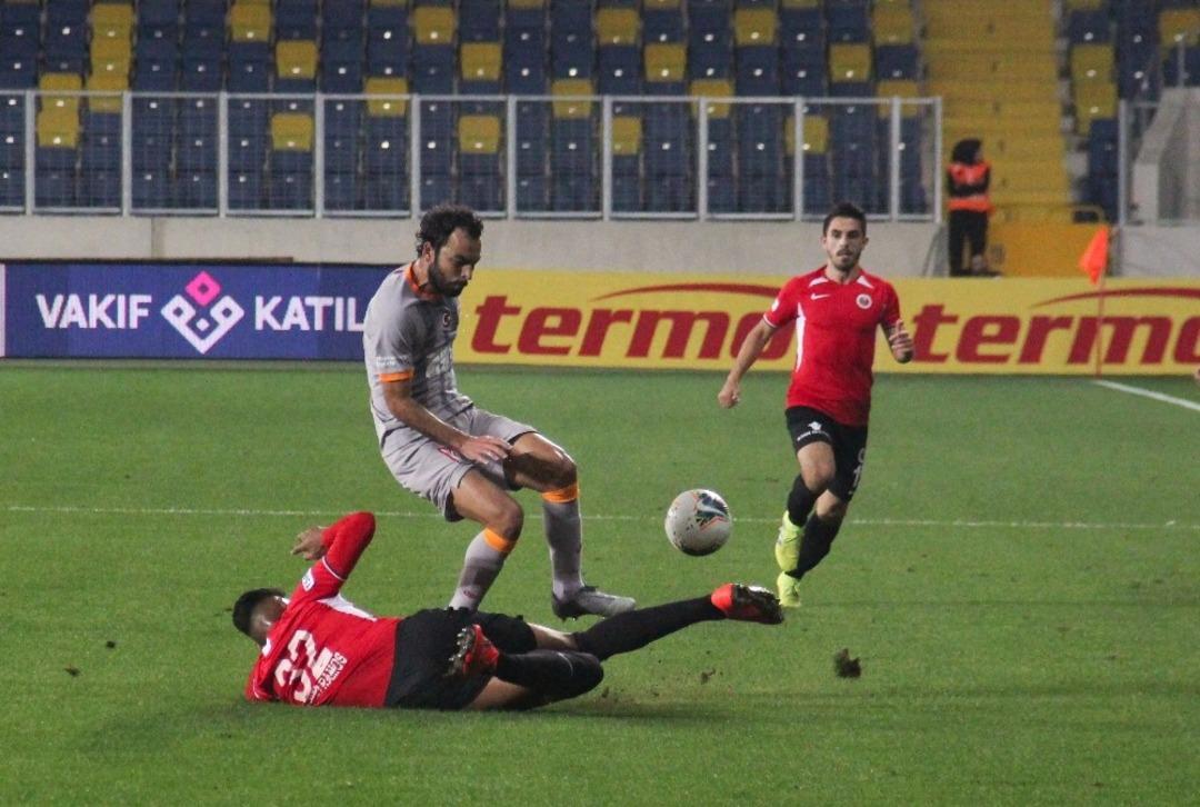 S&uuml;per Lig: Gen&ccedil;lerbirliği: 0 - Galatasaray: 0 (İlk Yarı)