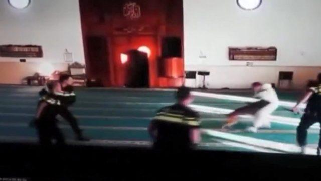 Hollanda'da camiye 'köpekli baskına' tepki