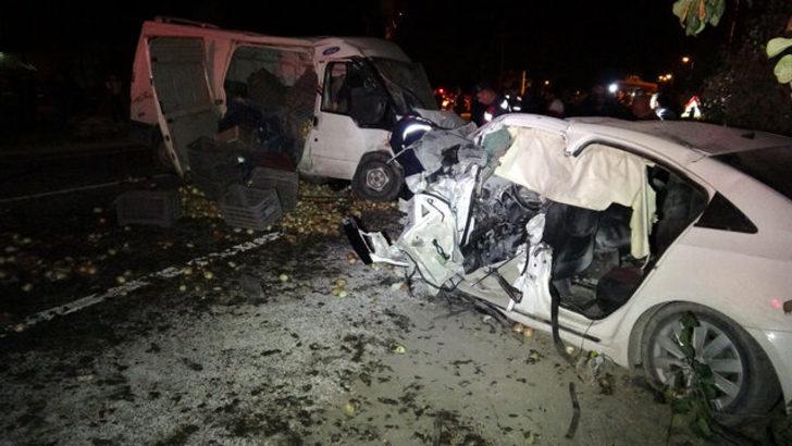 Afyonkarahisar'da korkuç kaza! Kafa kafaya çarpıştılar: Ölü ve yaralılar var! G5