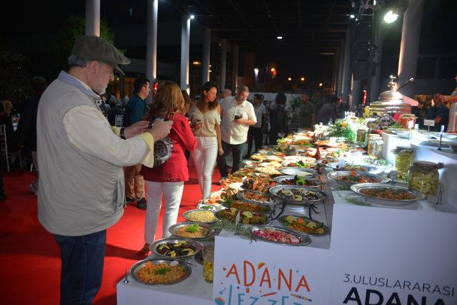 Adana 'Lezzet Festivali'nin gala yemeği yapıldı