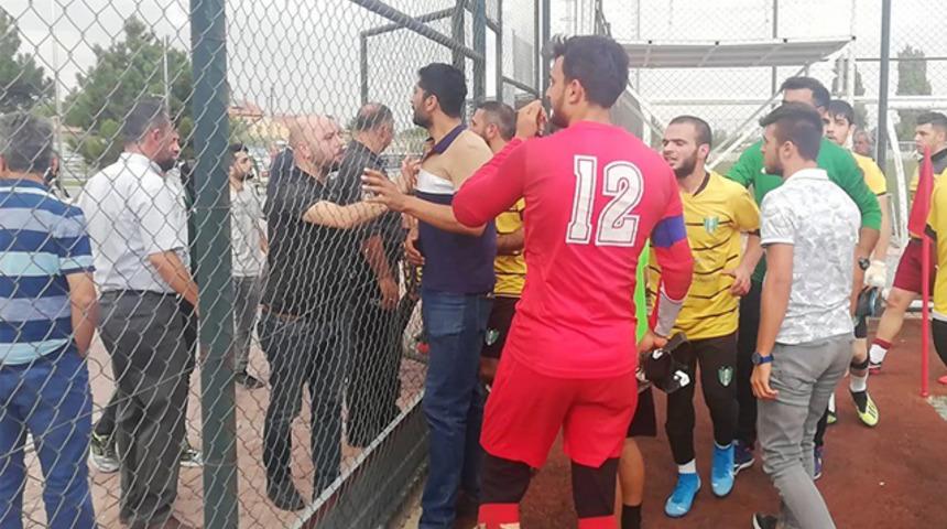 Amatör maçta arbede yaşandı