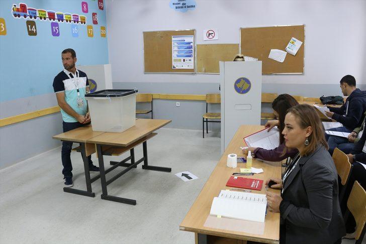 Kosova'da halk sandık başında G4