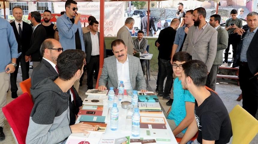 Vali Akbıyık, kitap okuma etkinliğine katıldı