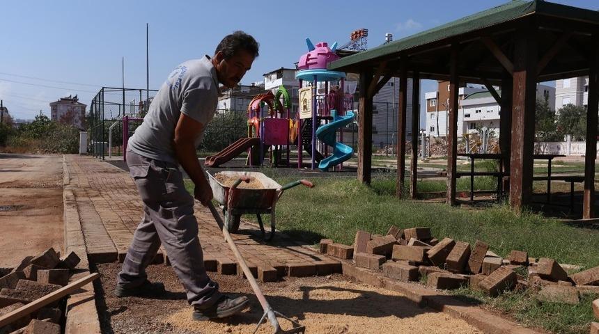 Kepez Belediyesinden park bakım çalışması