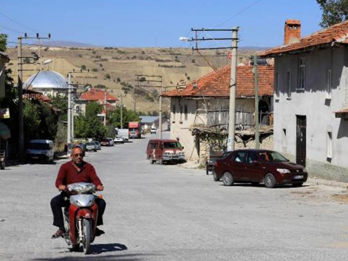 Isparta'nın &Ccedil;etince k&ouml;y&uuml; 7 ayda 5 muhtar g&ouml;rd&uuml;
