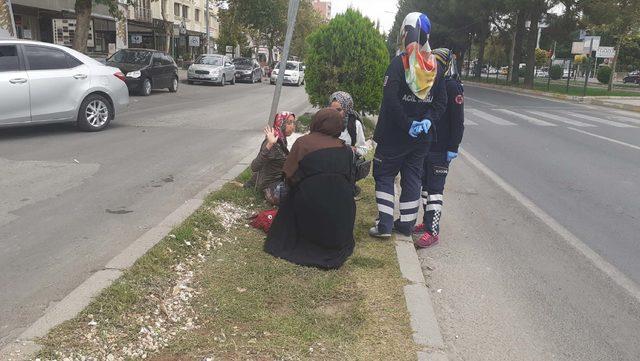 Araçların önüne atlayan engelli kadın, polisi harekete geçirdi