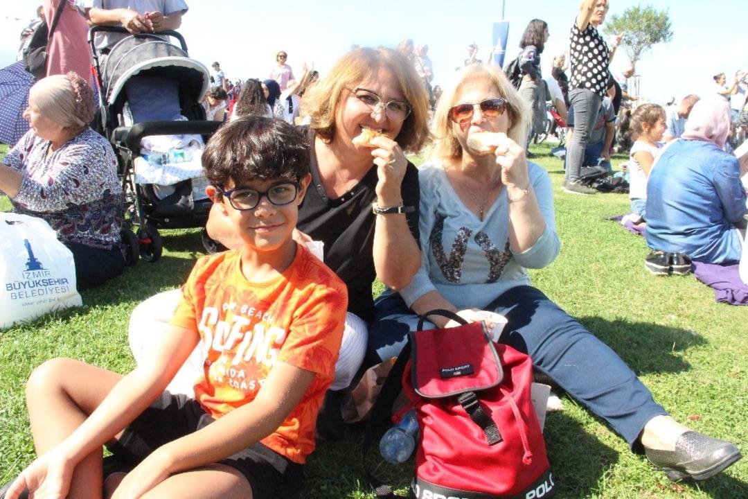 İzmir Boyoz Festivali&rsquo;nde 30 bin boyoz yendi