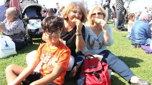 İzmir Boyoz Festivali’nde 30 bin boyoz yendi