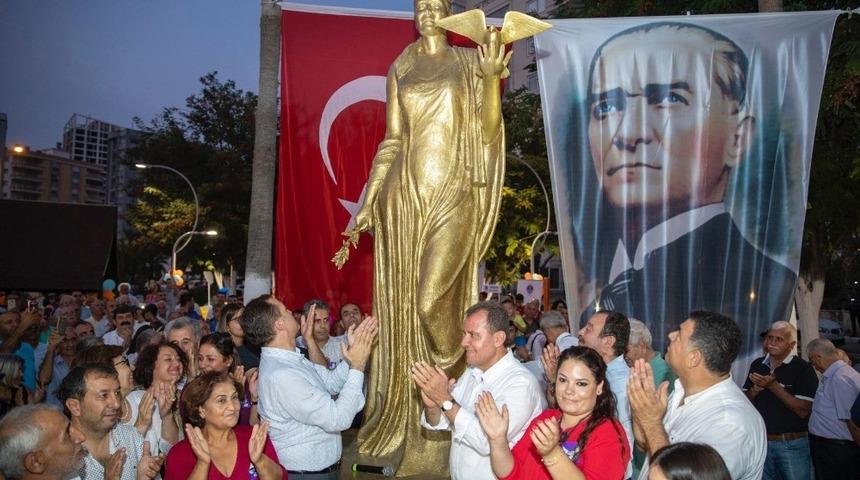 Başkan Seçer, ’Barış Heykeli’nin açılışına katıldı