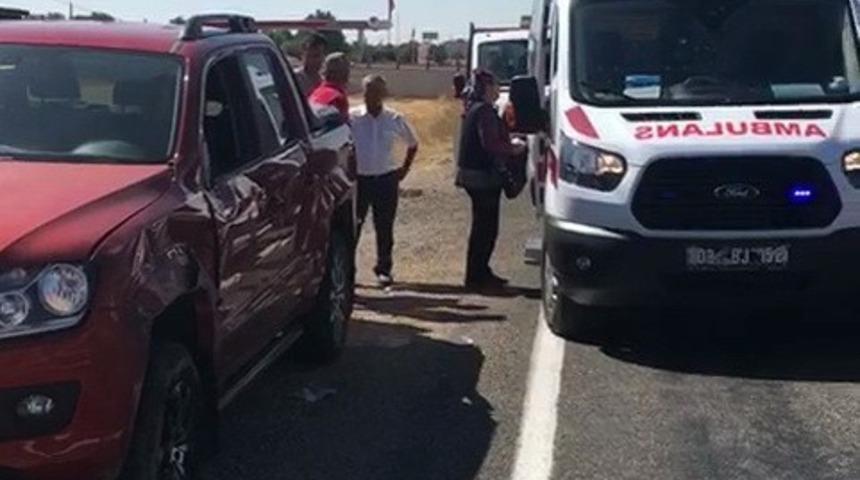 Otomobil ile tır &ccedil;arpıştı: 1 yaralı