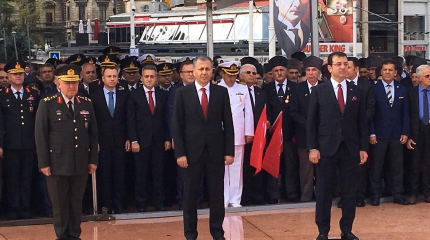 İstanbul'un Kurtuluşunun 96. Yıl D&ouml;n&uuml;m&uuml;; Taksim'de t&ouml;ren d&uuml;zenlendi