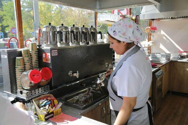 Anadolu Hastanesi önündeki kafeteryayı artık Odunpazarı işletiyor