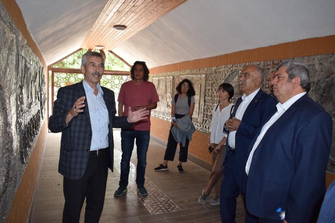 Belediye başkanları  Arapgir&rsquo;i gezdi