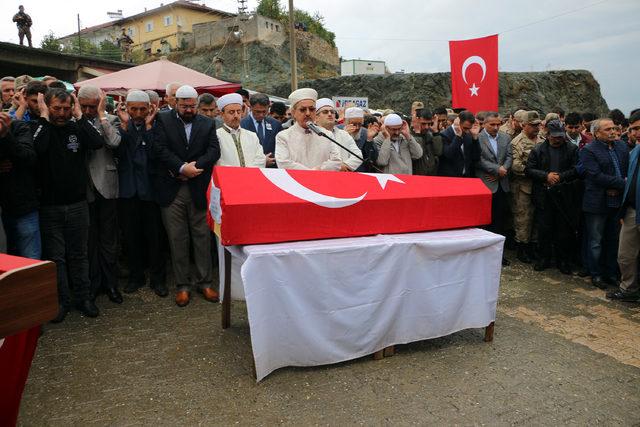 Şehit Uzman Çavuş İsmail Türk, son yolculuğuna uğurlandı