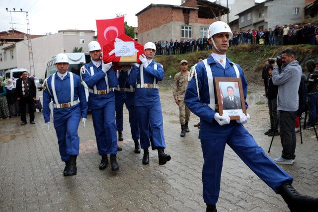 Şehit Uzman Çavuş İsmail Türk, son yolculuğuna uğurlandı