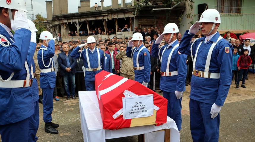 Şehit Uzman &Ccedil;avuş İsmail T&uuml;rk, son yolculuğuna uğurlandı