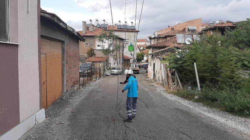 &Ccedil;orum&rsquo;da fırtına elektrik tellerini koparttı