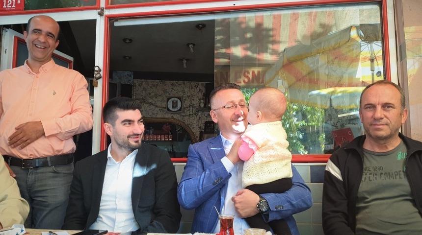 Başkan Işıksu mahalle ziyaretlerini s&uuml;r&uuml;d&uuml;r&uuml;yor