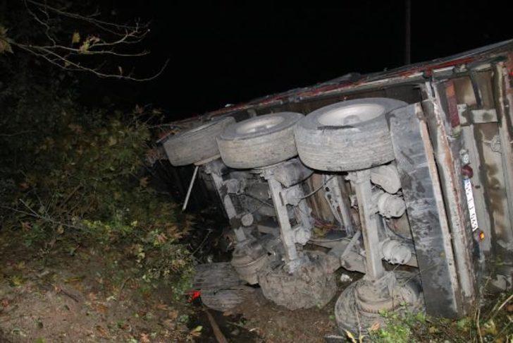 Düzce'de korkunç kaza! Taşıdığı yükünün altında can verdi! G1