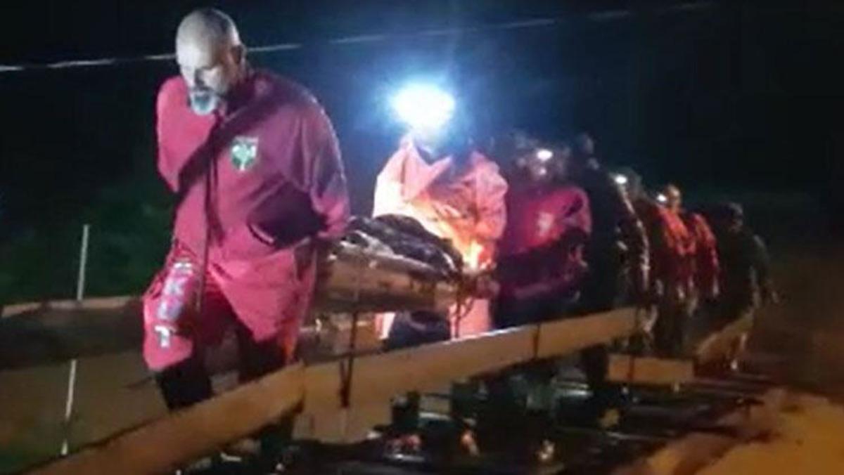 Sağanak yağış Rize'yi vurdu! Yollar kapandı, caddeler g&ouml;le d&ouml;nd&uuml;!