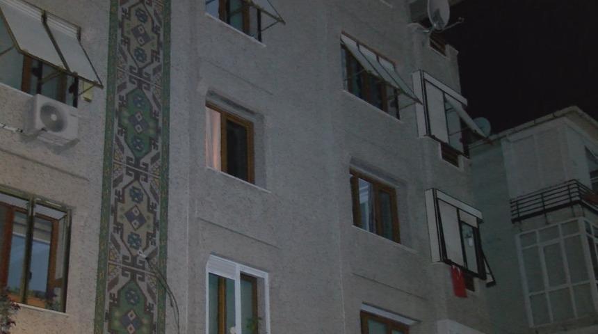 Sinir krizi ge&ccedil;iren kadın evi ateşe verdi iddiası