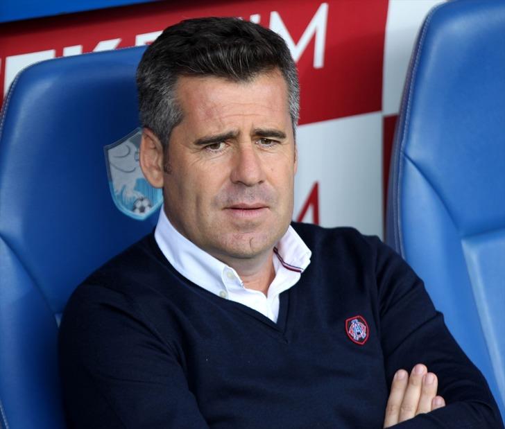 Erzurumsporlu Murat Uçar eski hocası Hüseyin Eroğlu'na saldırdı! G4