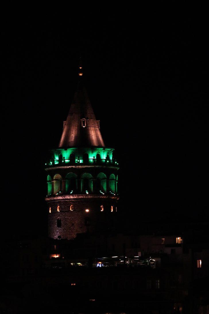 İstanbul "serebral palsi" için yeşile büründü G1