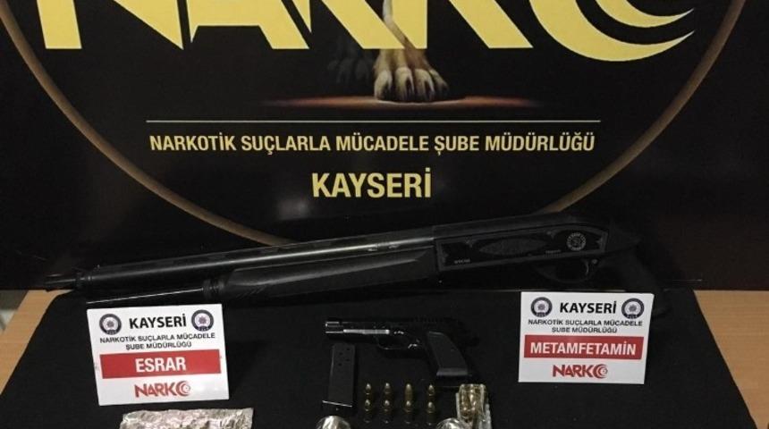 Uyuşturucu operasyonunda 4 kişi g&ouml;zaltına alındı