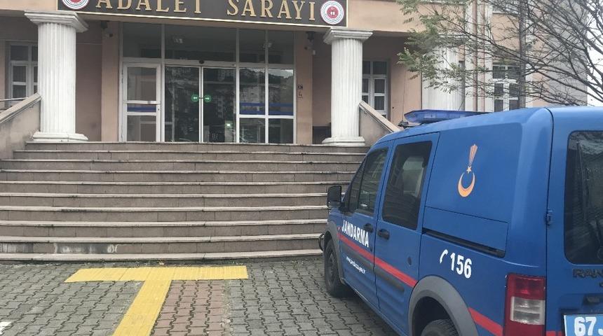 Alaplı&rsquo;da uyuşturucu operasyonunda yakalanan 6 ş&uuml;pheliden 2&rsquo;si tutuklandı