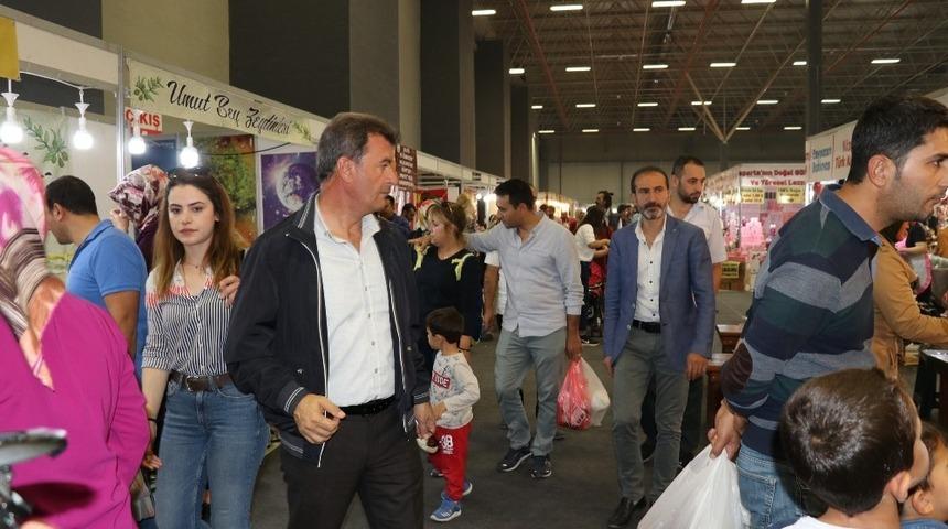 Van&rsquo;da dev yılan g&ouml;sterisi