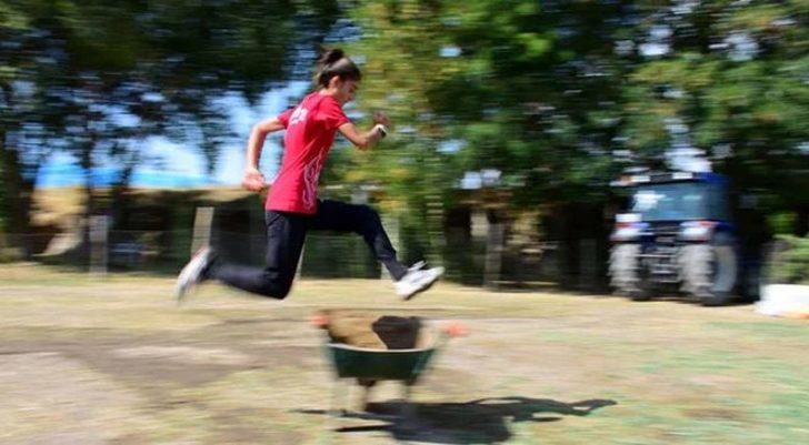 Evinin bahçesini stadyuma çeviren milli atlet Esra Doğan yarışa hazırlanıyor! G3