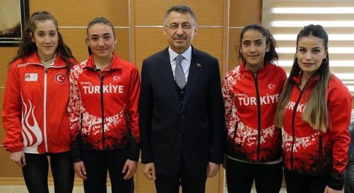 Evinin bahçesini stadyuma çeviren milli atlet Esra Doğan yarışa hazırlanıyor! G4