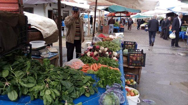 Organik ürünlerin satıldığı pazara ilgi