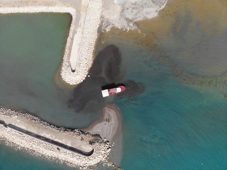 Balıkçı tekneleri kum yüzünden limana giriş-çıkışlarında sıkıntı yaşıyor G2